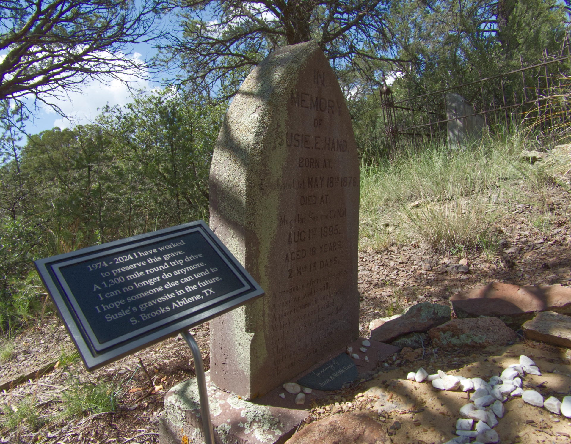 Susie Hand's grave