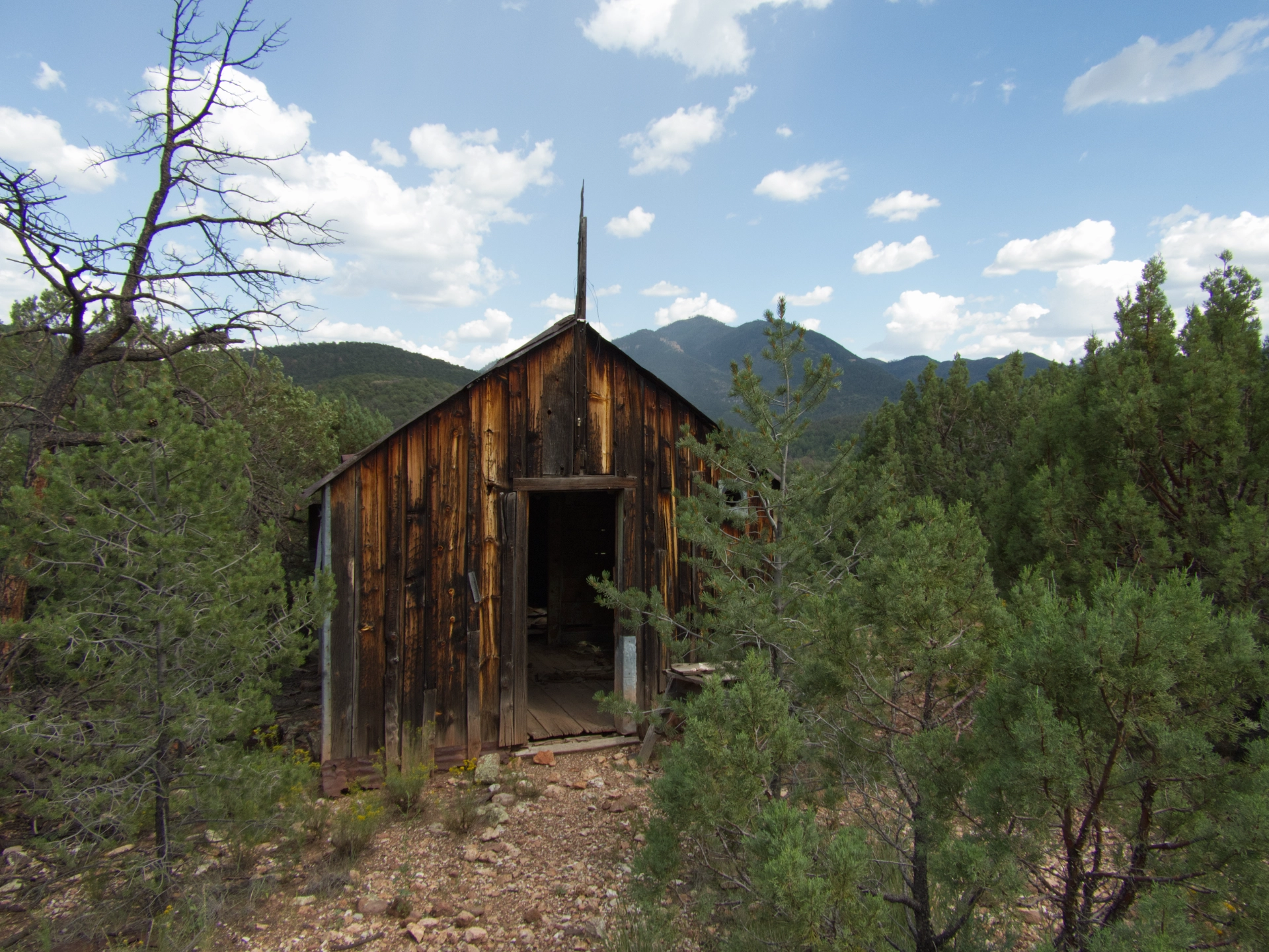 miner's cabin near the Fannie minbe
