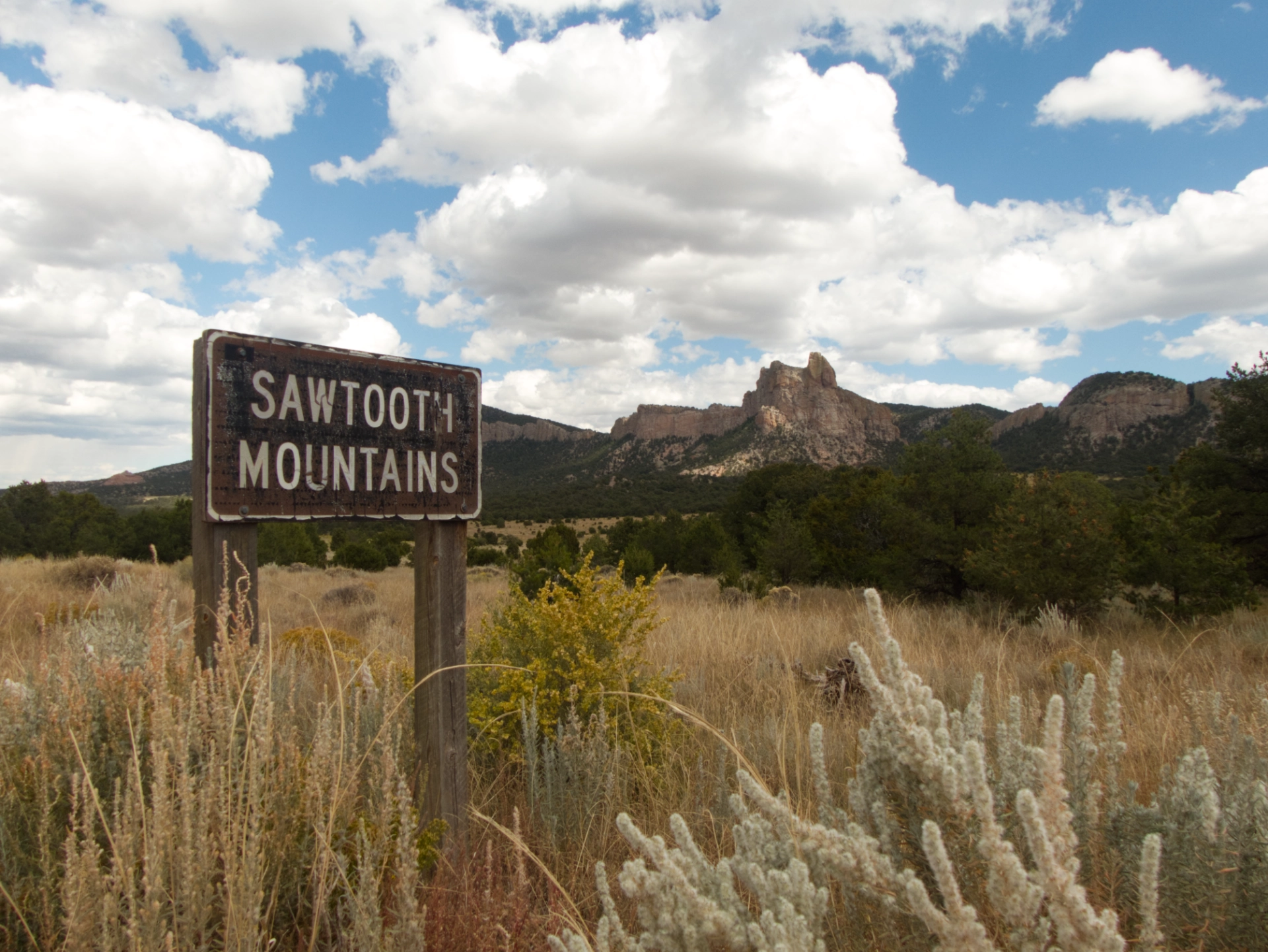 sign for the Sawtooth Mountains